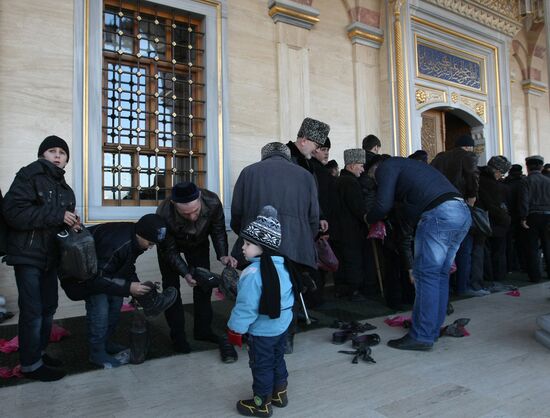Prophet Muhammad relics arrive in Grozny