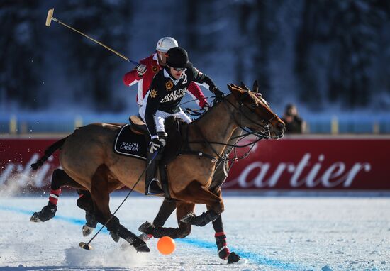 Polo on snow. World Championships