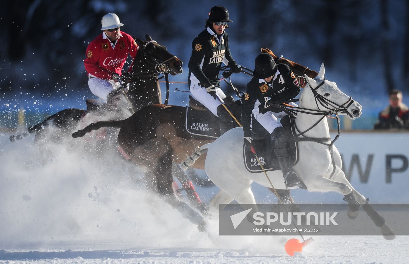 Polo on snow. World Championships