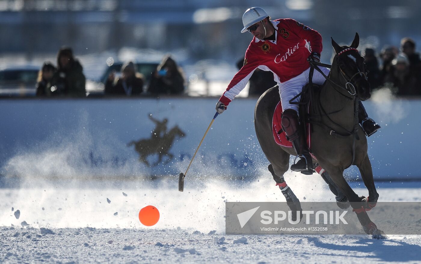 Polo on snow. World Championships