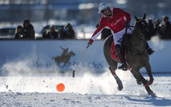 Polo on snow. World Championships