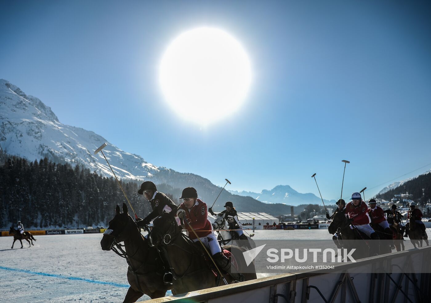 Polo on snow. World Championships