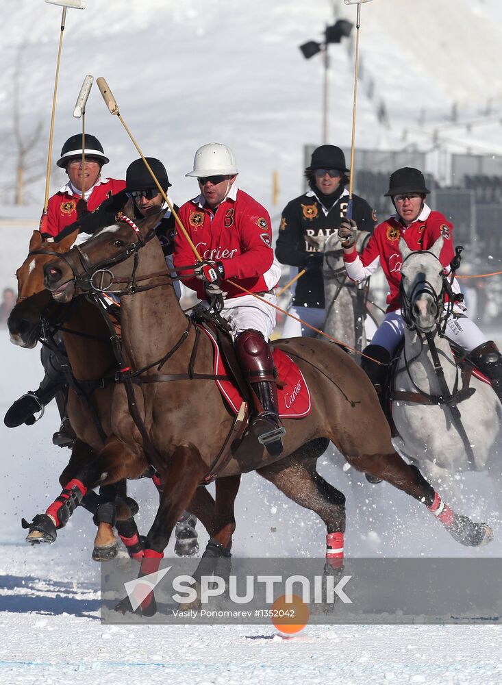 Polo on snow. World Championships
