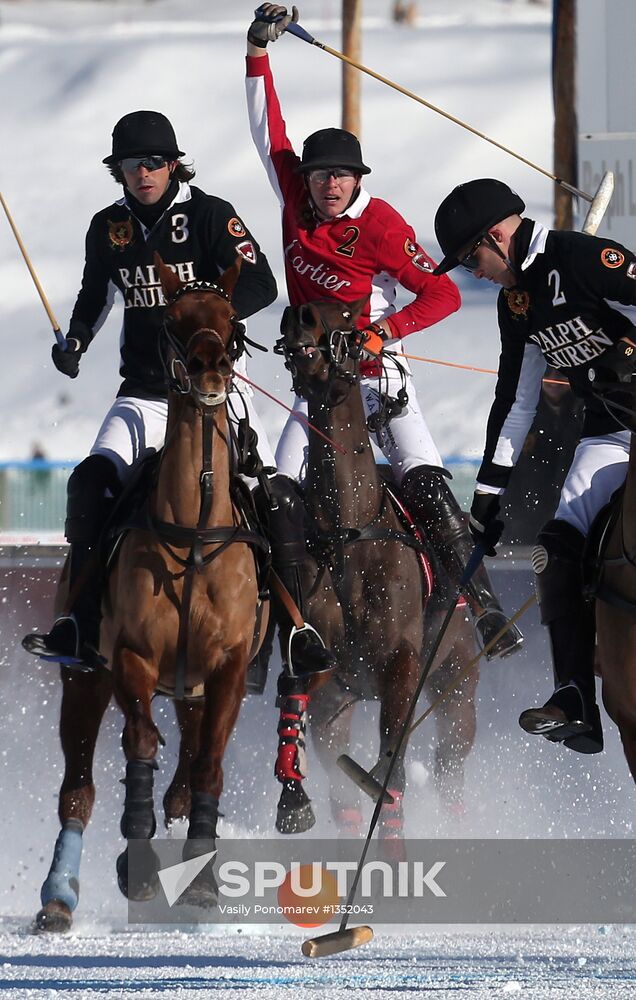 Polo on snow. World Championships