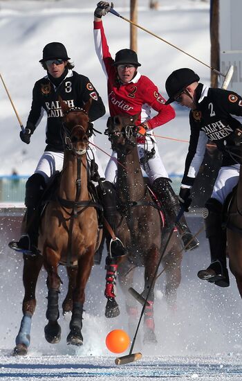 Polo on snow. World Championships