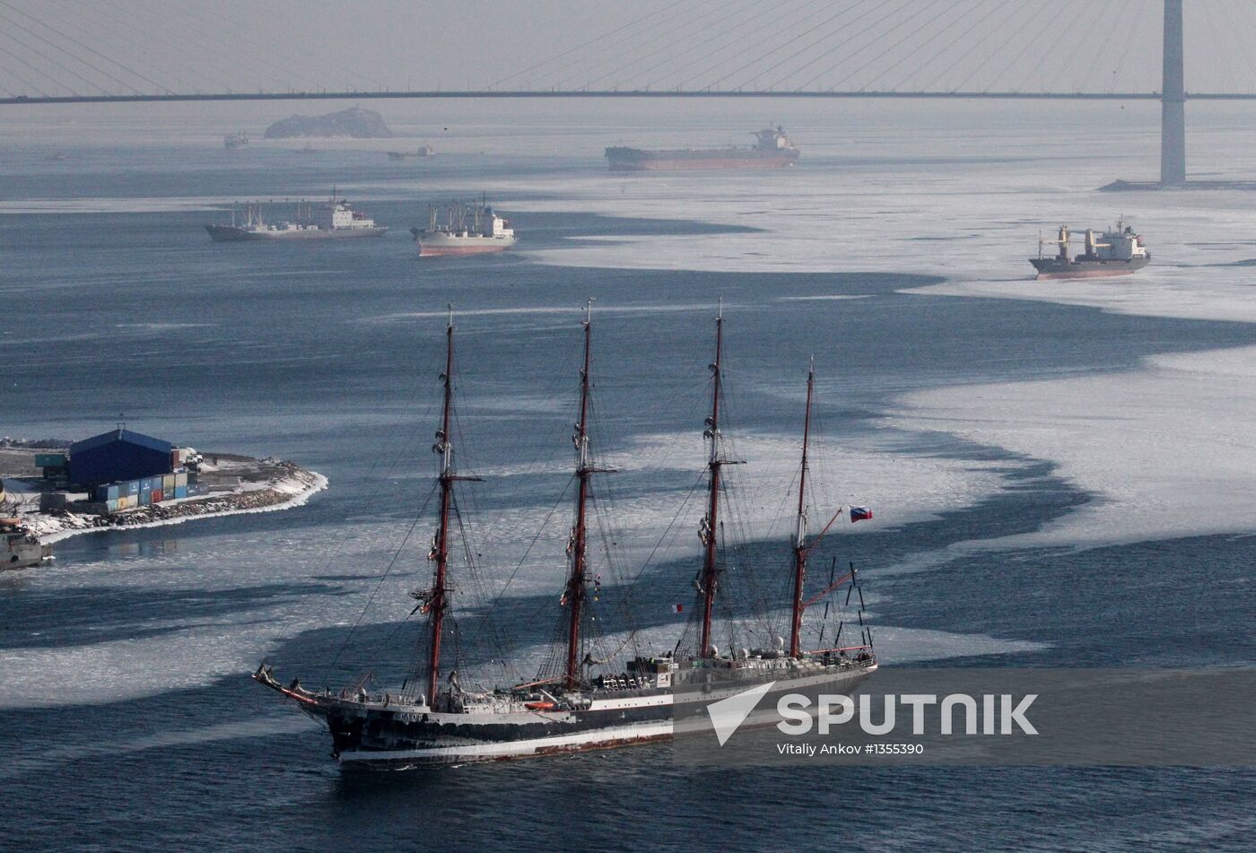 Bark Sedov arrives in Vladivostok