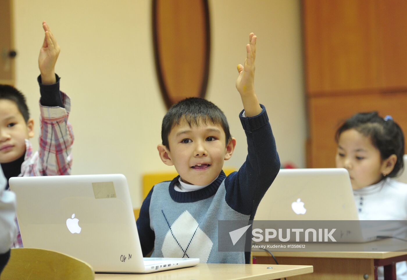 Migrants' children get education in Moscow