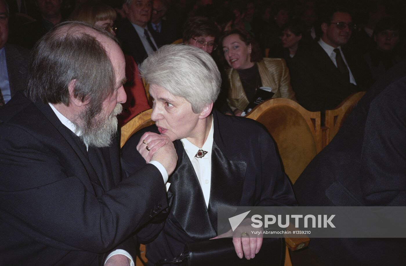 Writer Alexander Solzhenitsyn with his wife, Natalya Svetlova