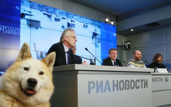 News conference by Karelia - North Pole - Greenland expedition