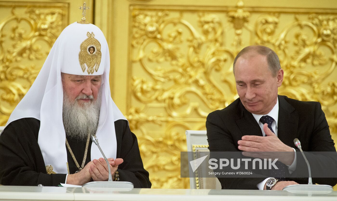 Vladimir Putin meets with members of ROC Bishops' Council