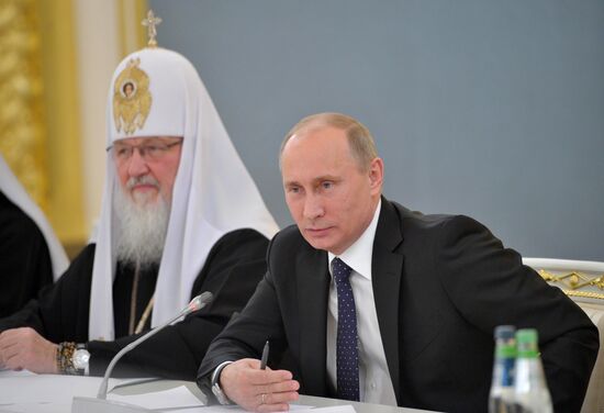 Vladimir Putin meets with members of ROC Bishops' Council
