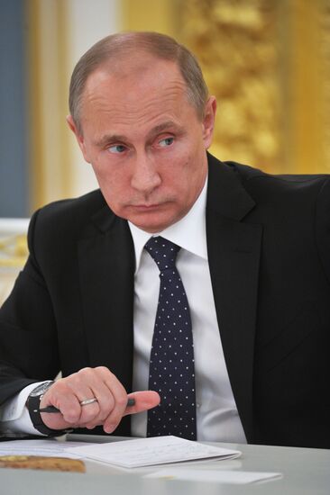 Vladimir Putin meets with members of ROC Bishops' Council