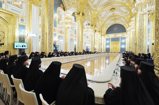 Vladimir Putin meets with members of ROC Bishops' Council