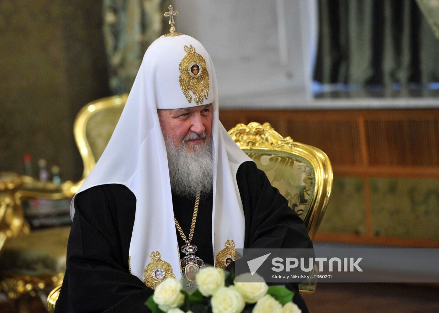 V. Putin congratulates Patriarch Kirill on his Enthronement Day
