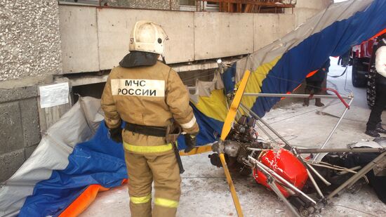 Biplane crashes into house in Sverdlovsk region