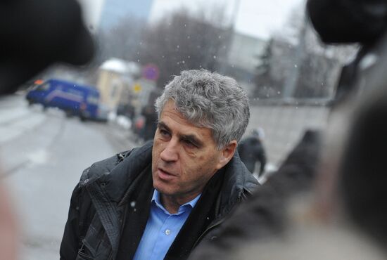 L.Gozman called in for questioning at Investigative Committee