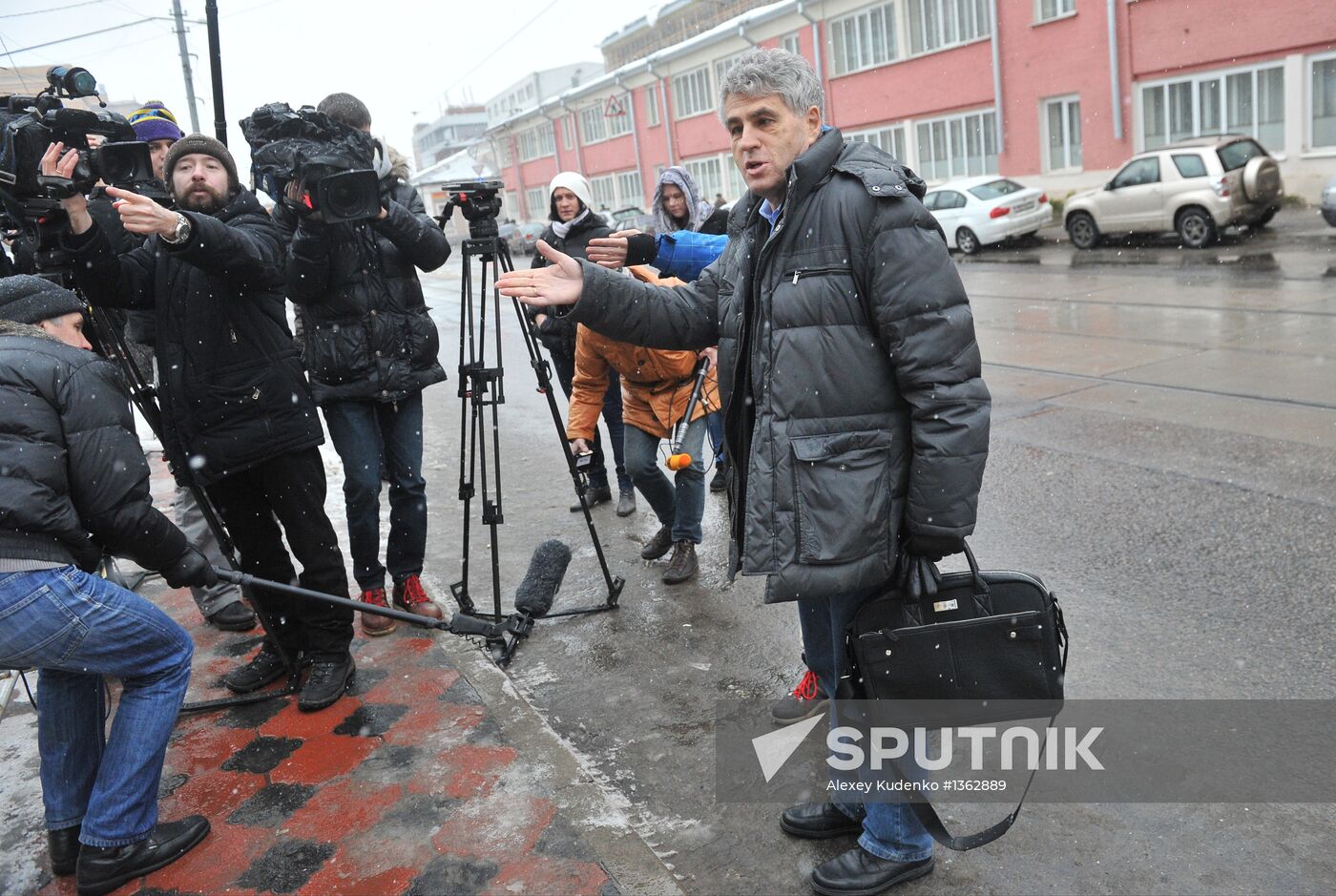 L.Gozman called in for questioning at Investigative Committee