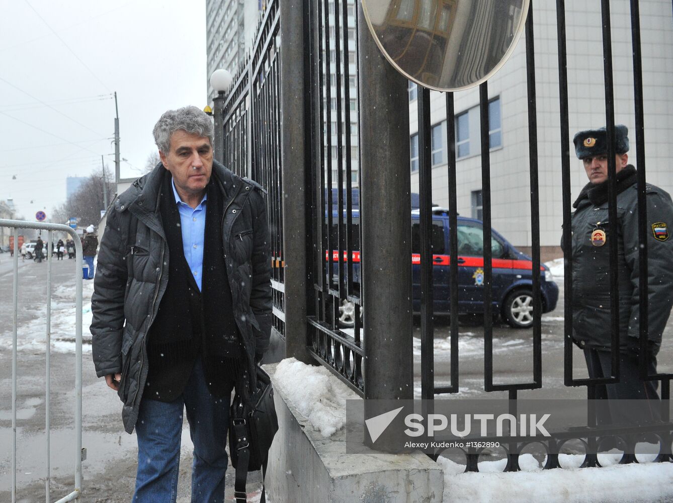 L.Gozman called in for questioning at Investigative Committee