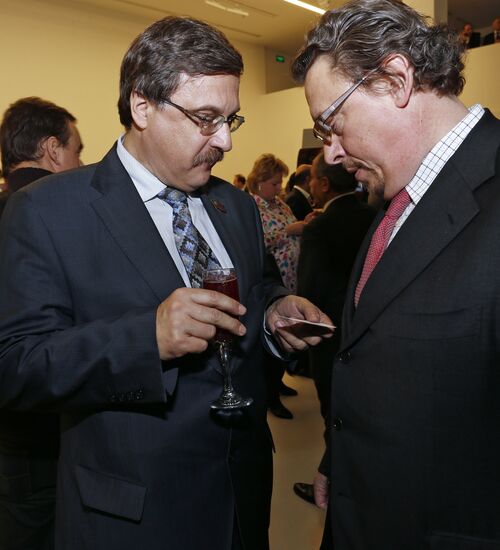 Azerbaijan Modern Art Exhibition opens in Moscow