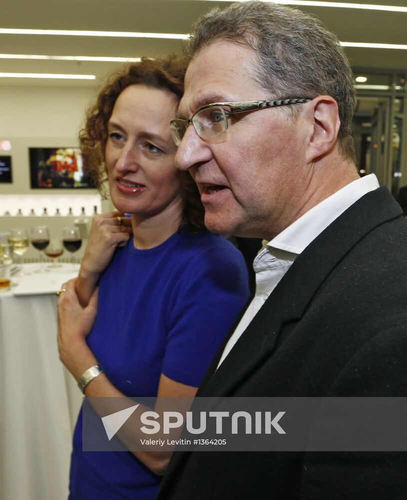 Azerbaijan Modern Art Exhibition opens in Moscow