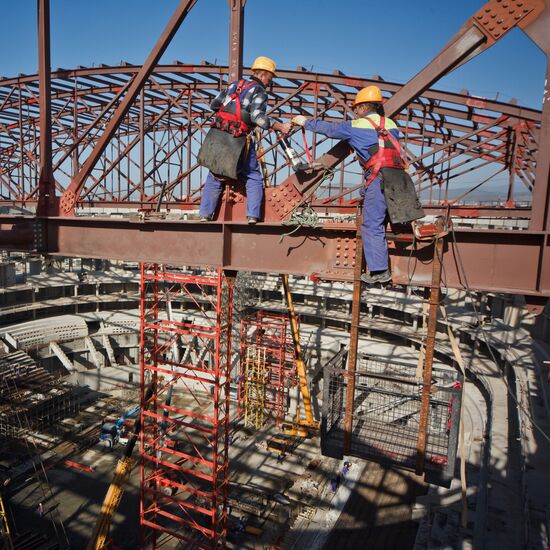 Construction of Bolshoy Ice Dome