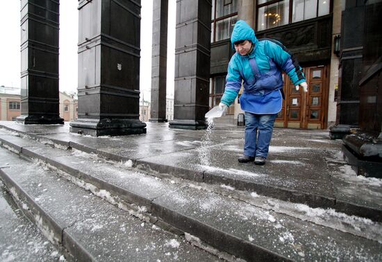 Aftermath of freezing rain in Moscow