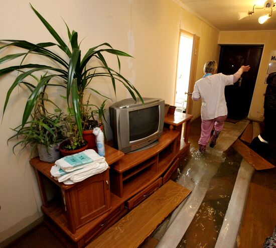 Boarding house for elderly people flooded in Vladivostok