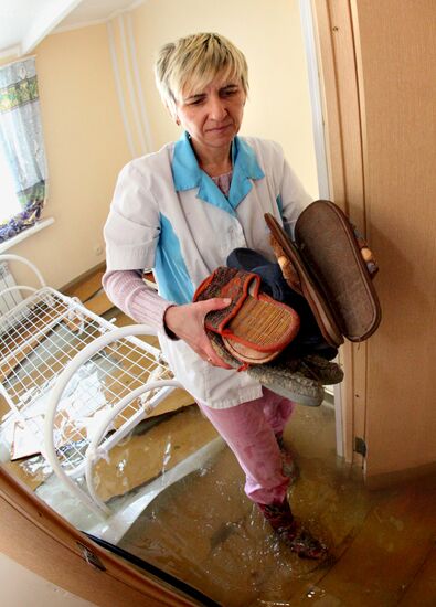 Boarding house for elderly people flooded in Vladivostok