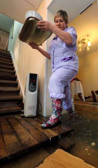 Boarding house for elderly people flooded in Vladivostok