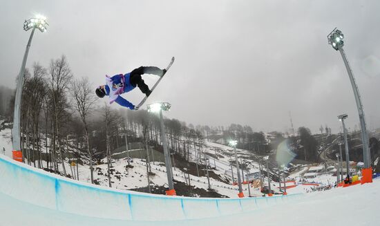 FIS Snowboard World Cup. Halfpipe. Training sessions