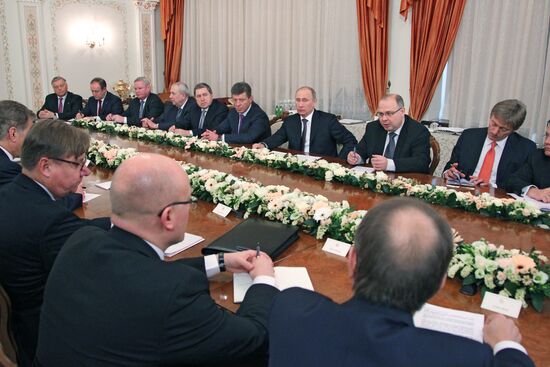 Russian President Putin meets with Niinistö in Novo-Ogaryovo