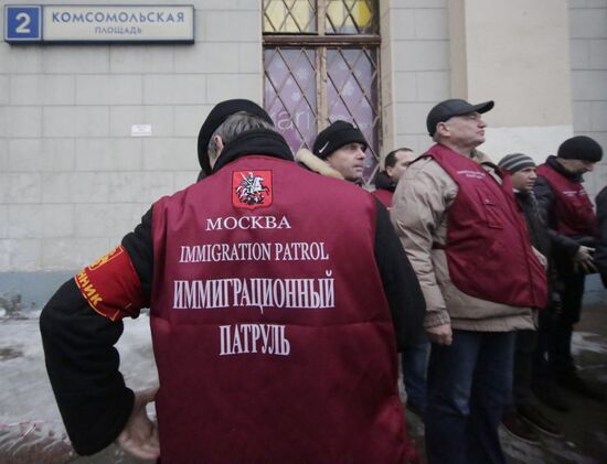 Volunteer patrols conduct raid in search of illegal migrants