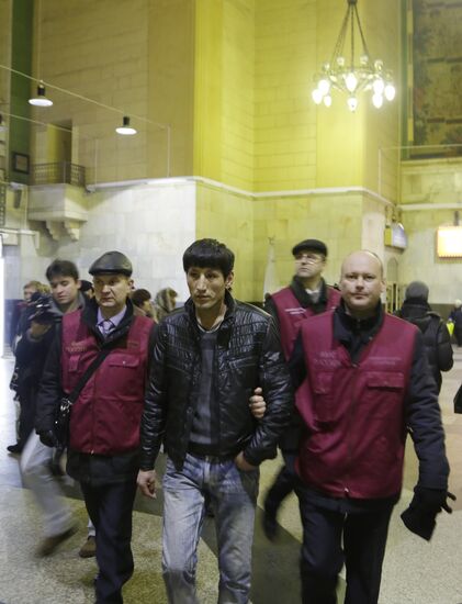 Volunteer patrols conduct raid in search of illegal migrants