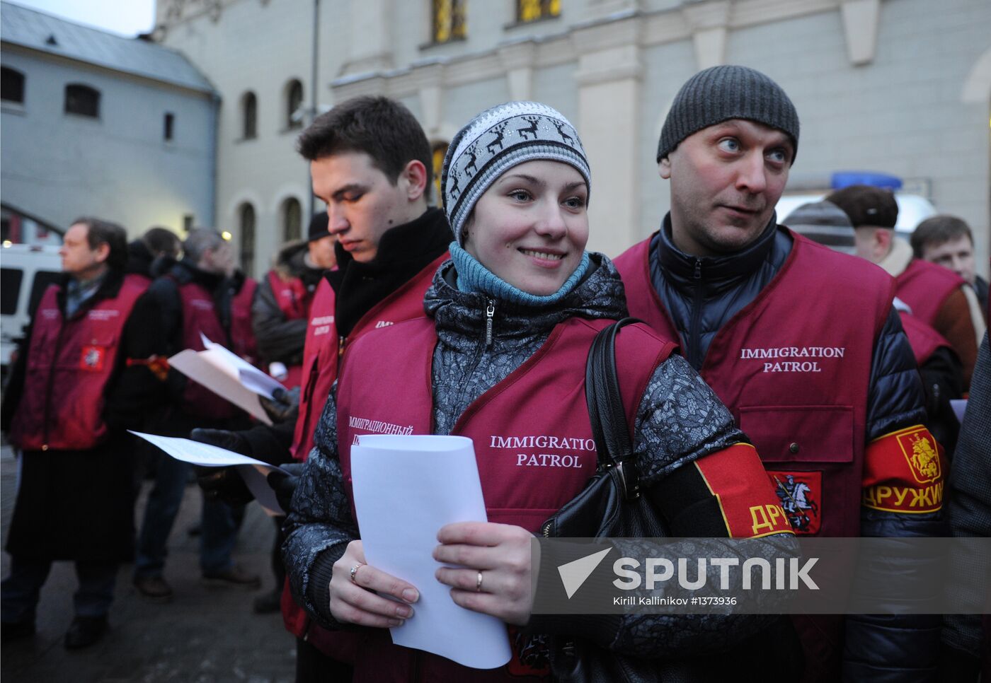 Volunteer patrols conduct raid in search of illegal migrants