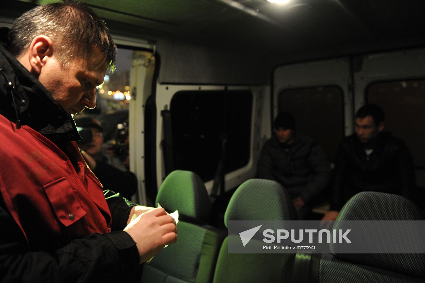 Volunteer patrols conduct raid in search of illegal migrants