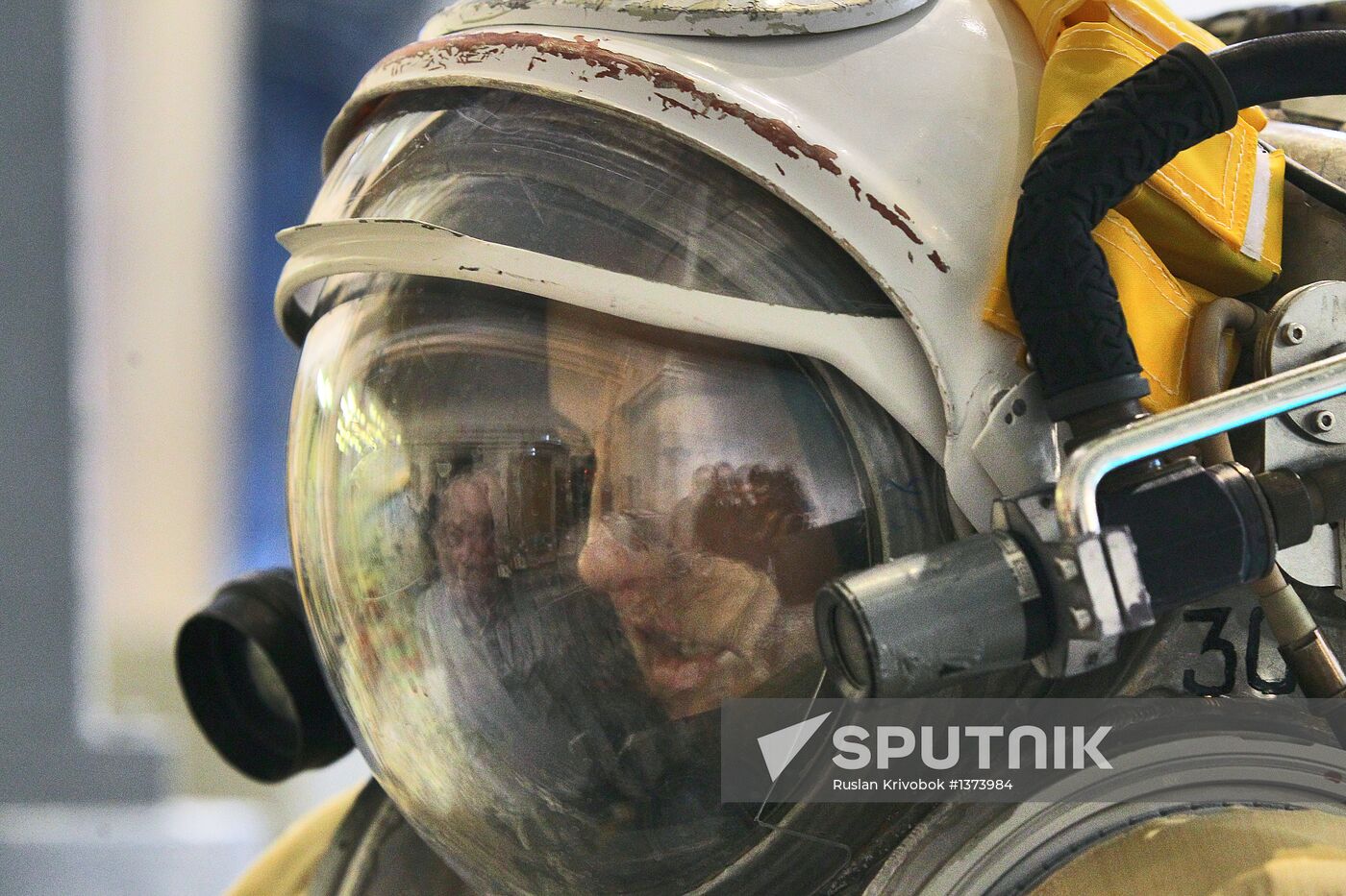 Training of cosmonauts Yelena Serova and Alexander Samokutyayev