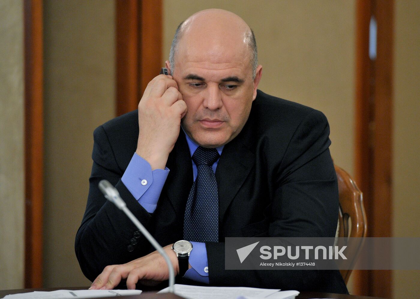 Vladimir Putin chairs meeting of fuel and energy commission