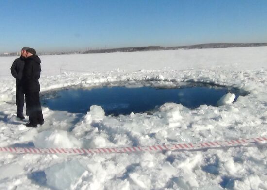 Meteorite falls in Chelyabinsk Region