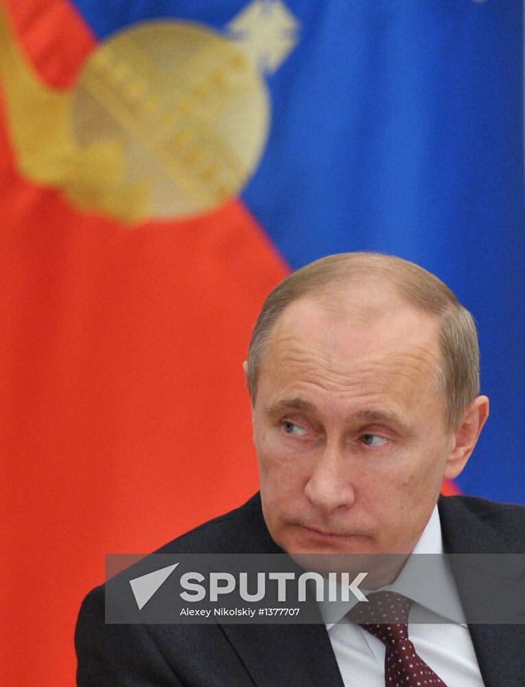 Vladimir Putin meets with G20 members