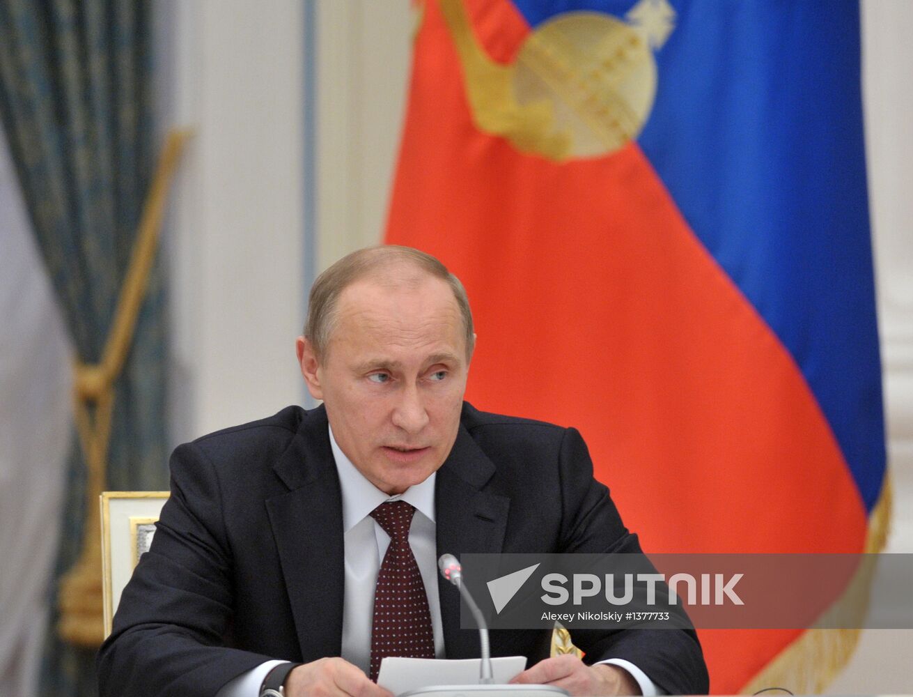 Vladimir Putin meets with G20 members