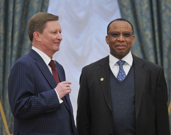 Vladimir Putin meets with G20 members