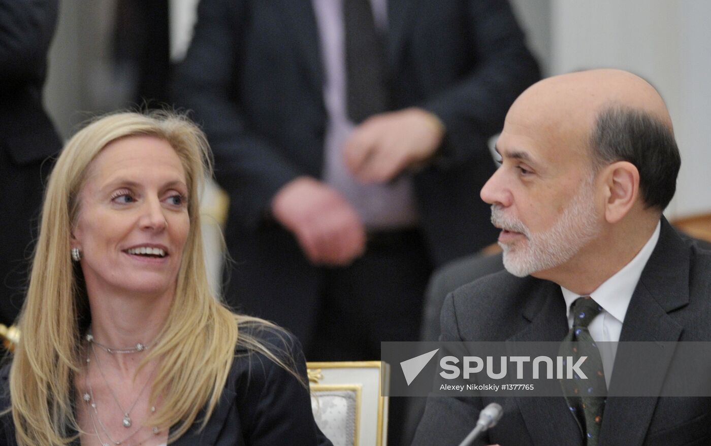 Vladimir Putin meets with G20 members