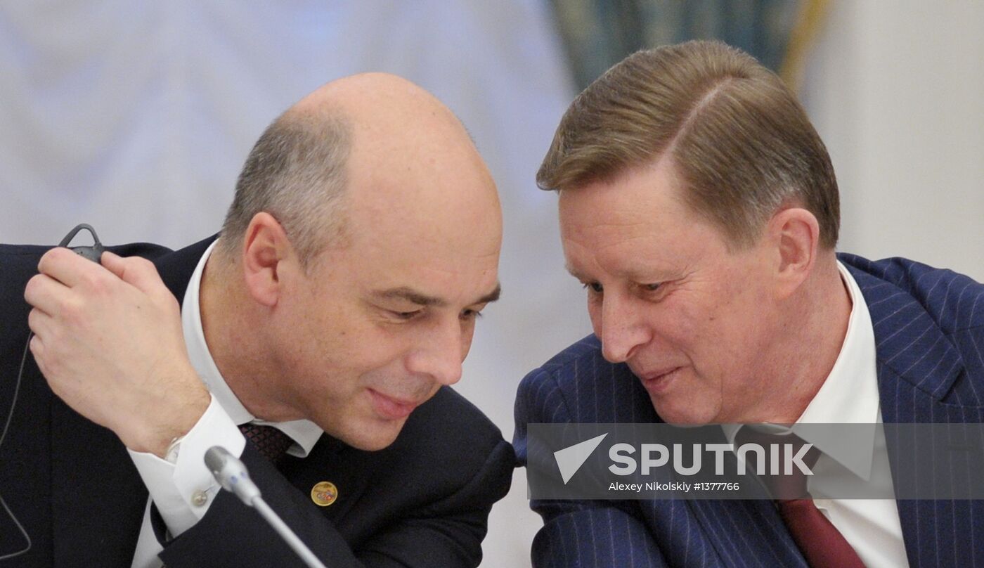 Vladimir Putin meets with G20 members