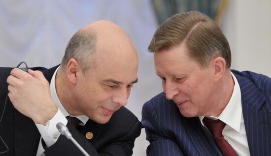 Vladimir Putin meets with G20 members