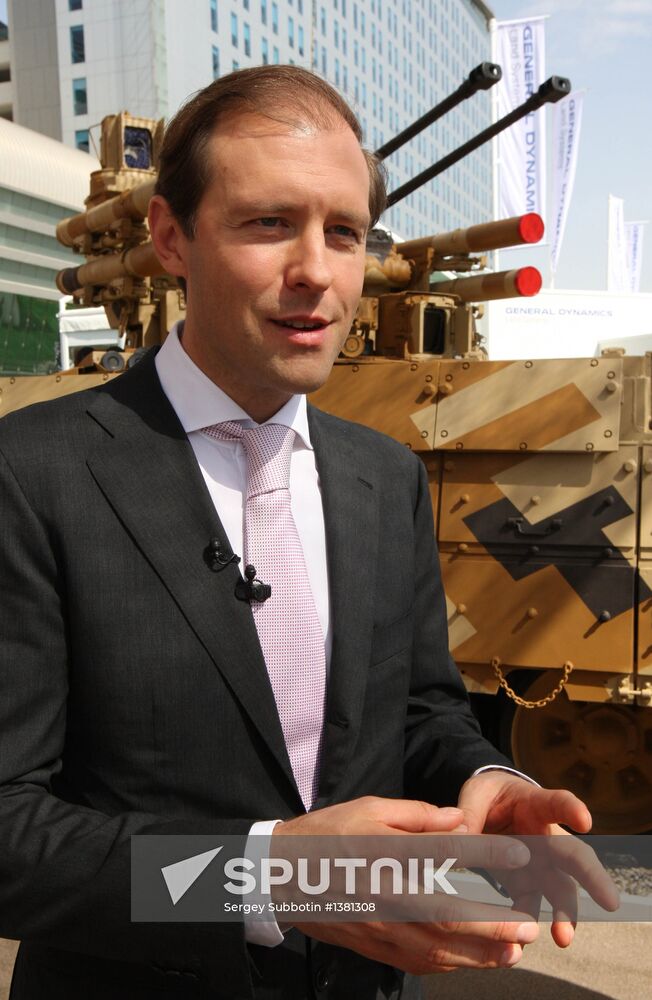 D.Manturov at IDEX 2013 Defence Exhibition in UAE