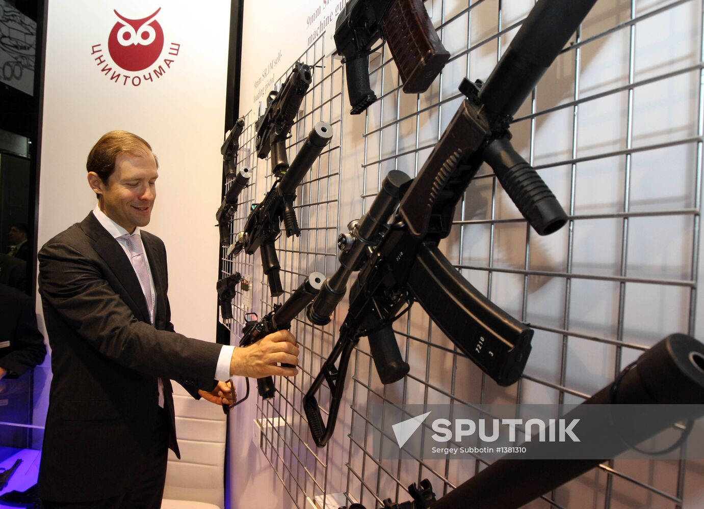 D.Manturov at IDEX 2013 Defence Exhibition in UAE