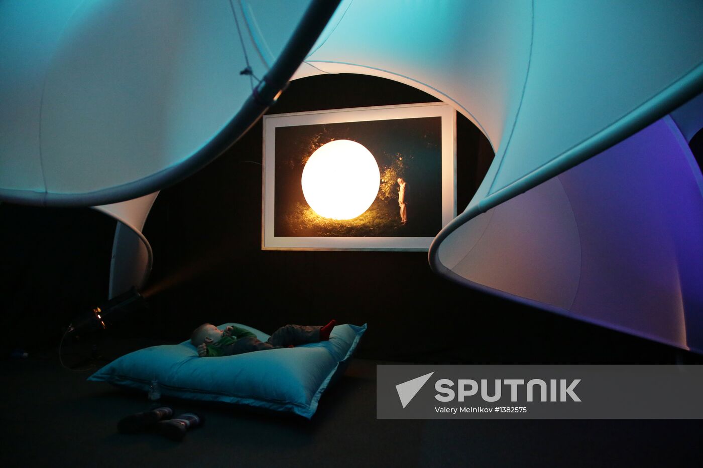 Slava Durak 5D exhibition opens in Moscow