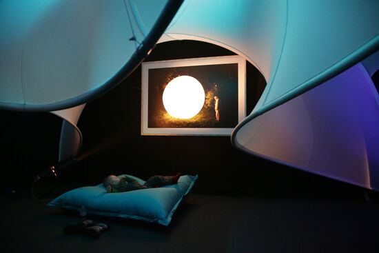 Slava Durak 5D exhibition opens in Moscow