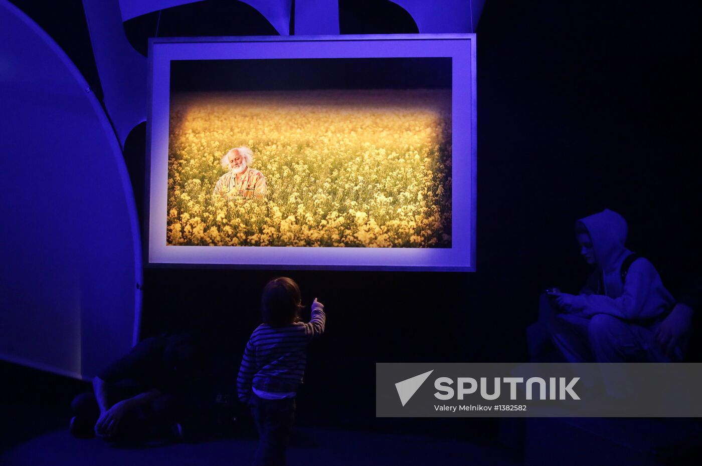 Slava Durak 5D exhibition opens in Moscow