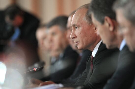 Vladimir Putin visits Russian Jewish Museum and Tolerance Center